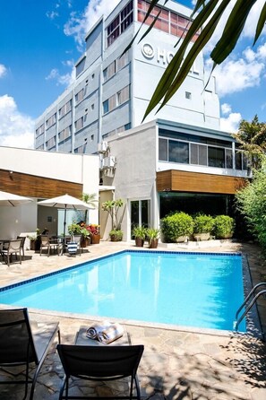 Outdoor pool - Vitoria Regia Hotel (Bauru)
