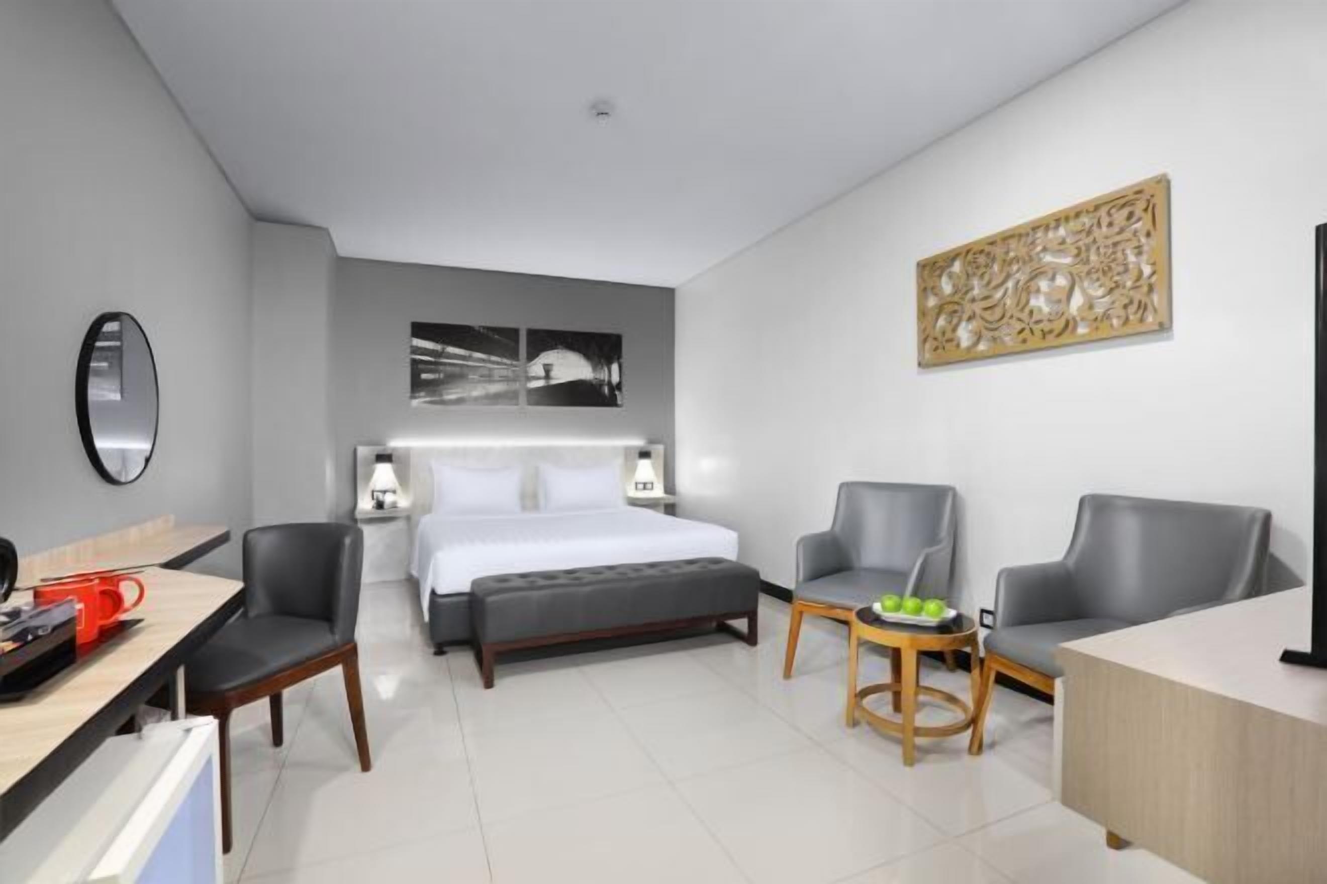 มินิบาร์, ตู้นิรภัยในห้องพัก, เตารีด/โต๊ะรีดผ้า, Wi-Fi ฟรี