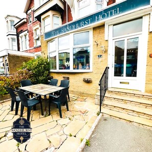 Exterior - Sandhurst Hotel (Blackpool)