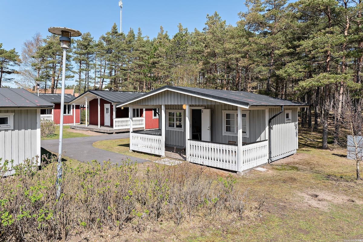Standard Mobile Home | Premium bedding, cribs/infant beds, free WiFi
