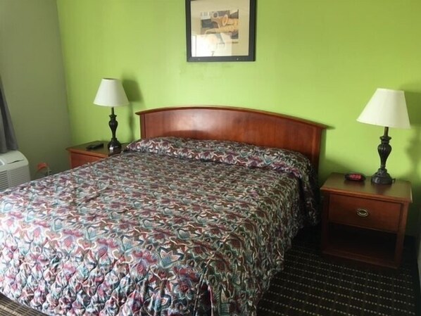 Standardzimmer, 1 King-Bett, Nichtraucher | Schreibtisch, Bügeleisen/Bügelbrett, Bettwäsche