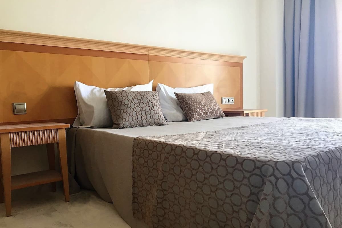 In-room safe, desk, blackout drapes, free WiFi