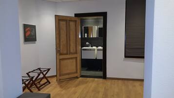 Luxury Apartment, 2 Single Beds, Garden View, Ground Floor | 1 bedroom, premium bedding, down duvets, individually decorated