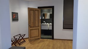 Luxury Apartment, 2 Twin Beds, Garden View, Ground Floor | 1 bedroom, premium bedding, down comforters, individually decorated - Mansion 6 (Maastricht)