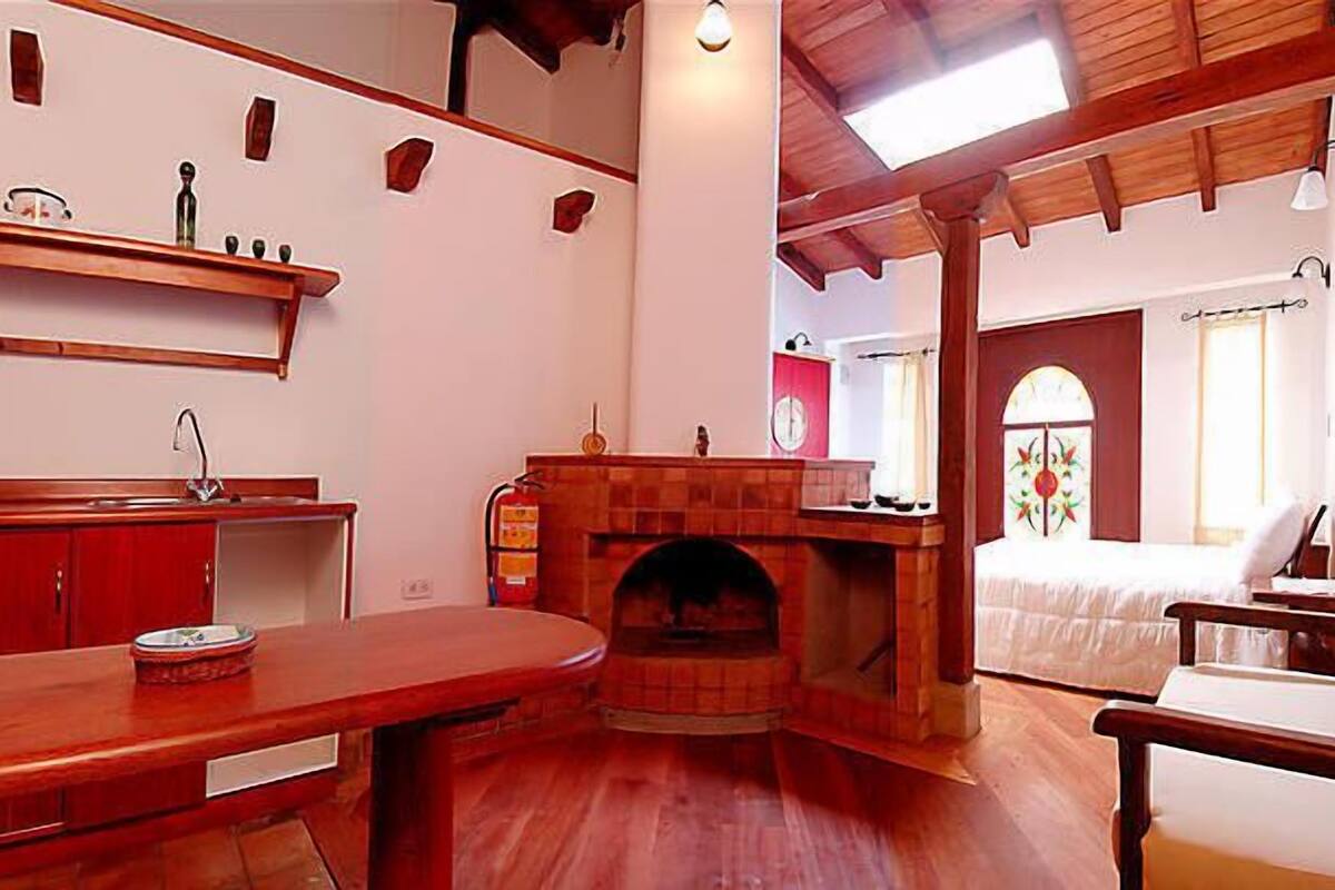 Comfort Suite | Living area | 32-inch flat-screen TV with cable channels, TV