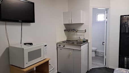 1 habitación, escritorio, wifi gratis y ropa de cama