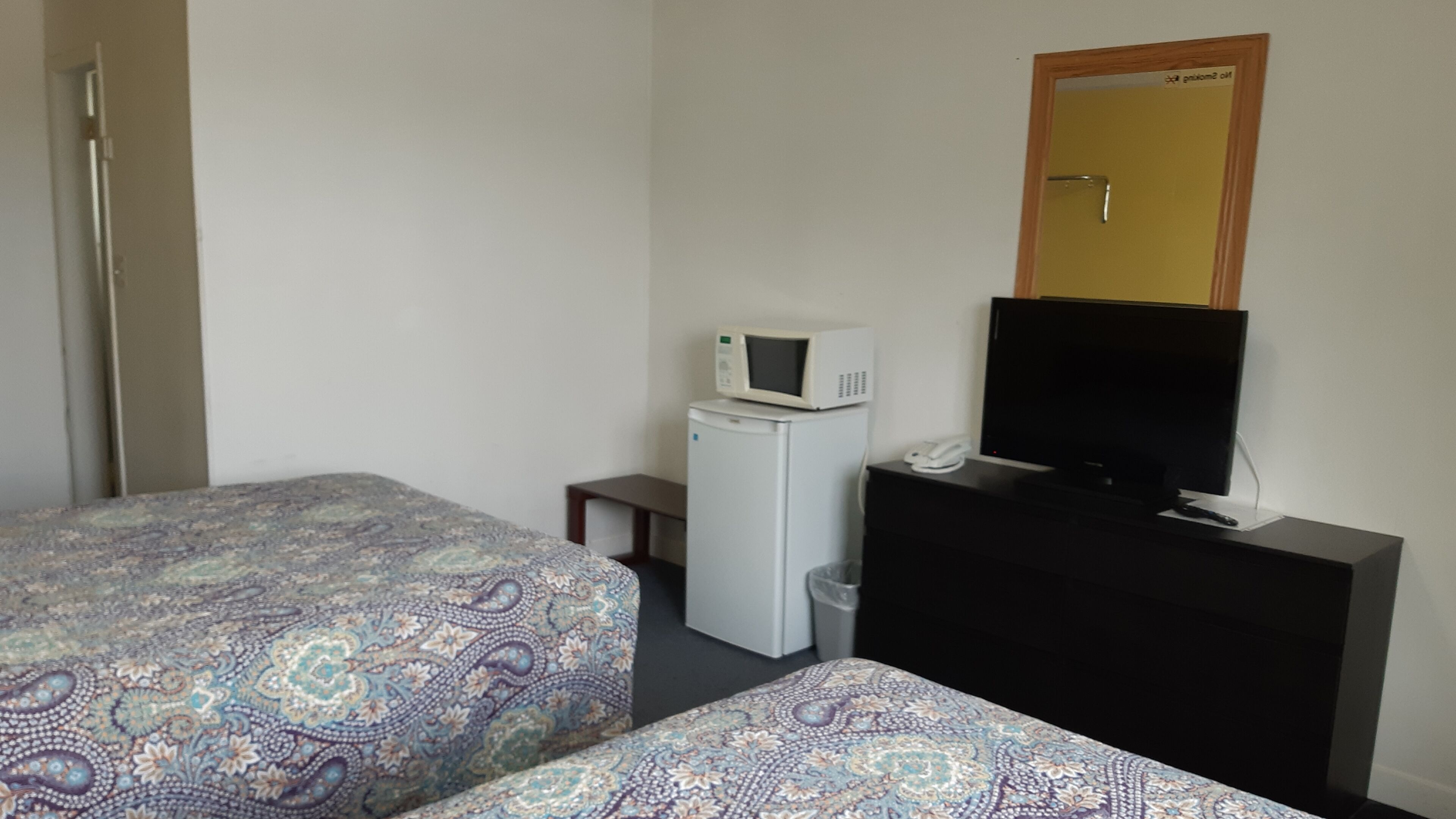 classic double room, 2 double beds | desk, free wifi, bed sheets