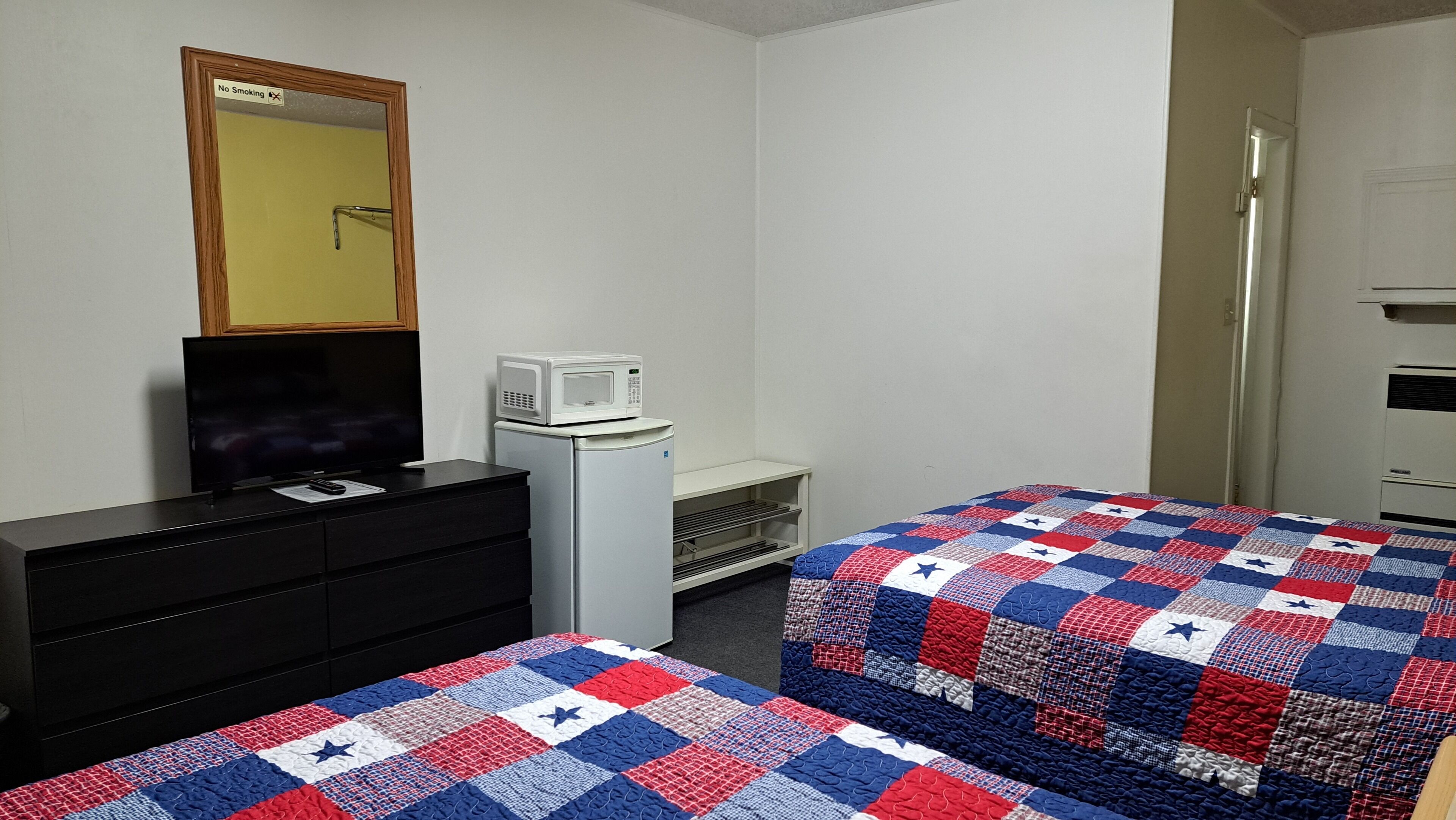classic double room, 2 double beds | desk, free wifi, bed sheets