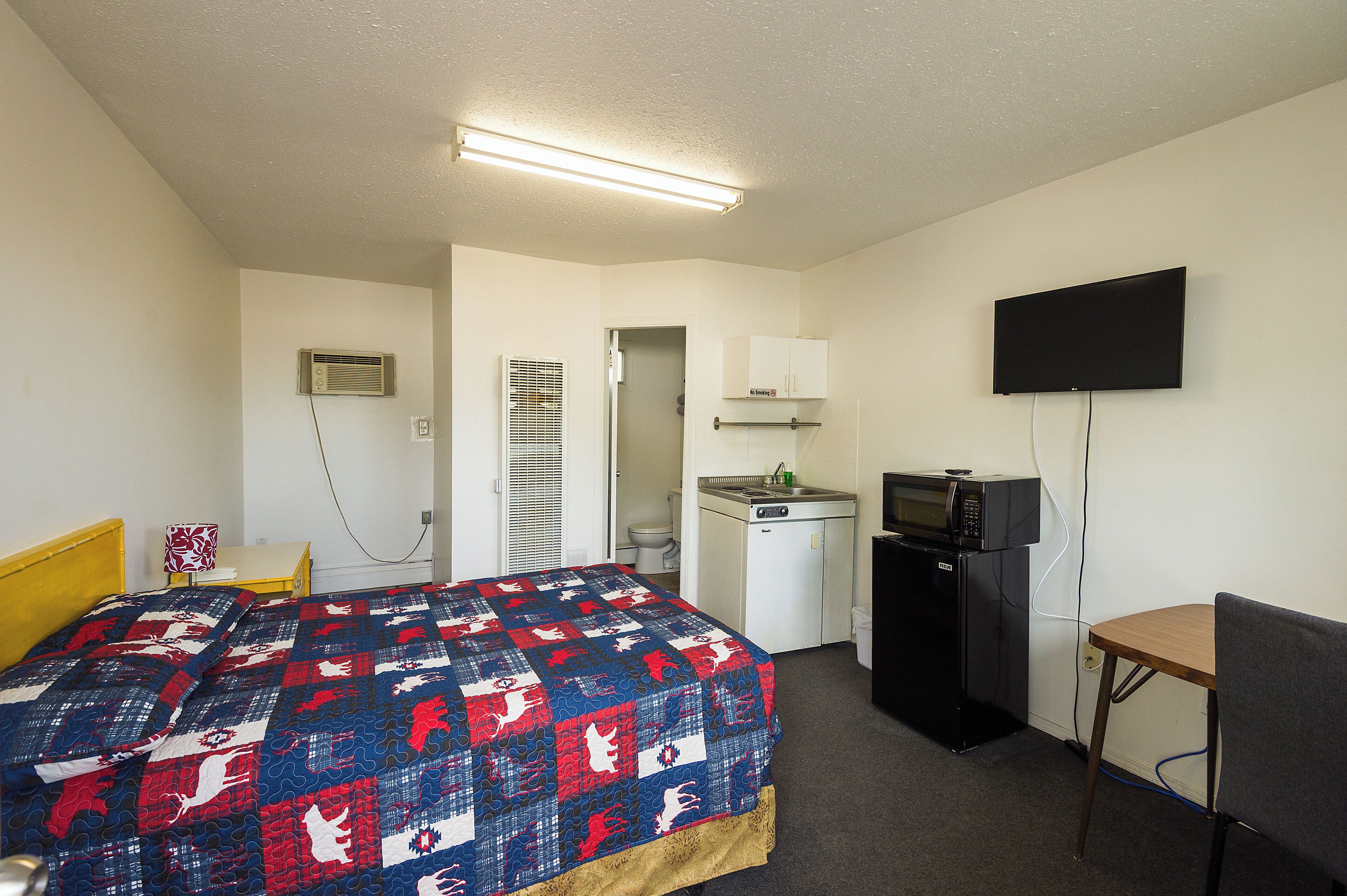 Economy Studio Suite, 1 Double Bed