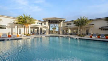 Outdoor pool, pool loungers