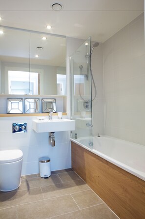 Bathroom - Rethink Living - Hewitt Tower (Reading)
