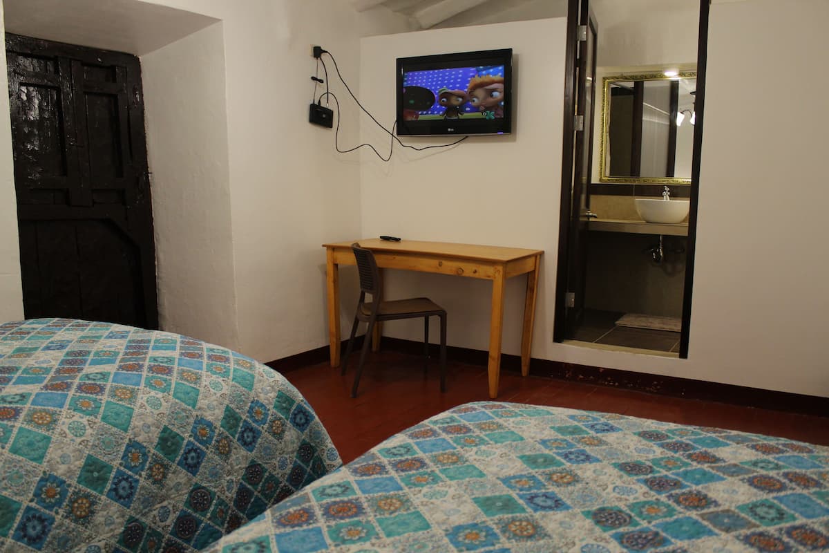 1 bedroom, premium bedding, desk, free WiFi