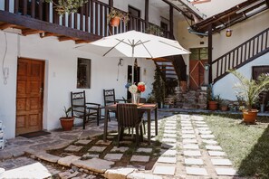 Courtyard - Gringo Bills Cusco (Cusco)