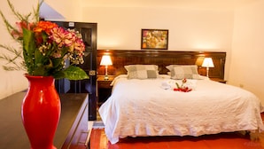 Exclusive Double Room, 1 Queen Bed, Garden View | 1 bedroom, premium bedding, desk, WiFi (free) - Gringo Bills Cusco (Cusco)