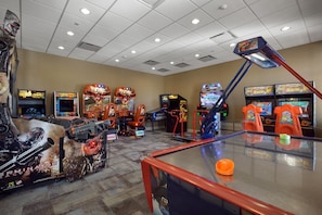 ACO FAMILY – 4Bd with Private Pool (1748) | Games room