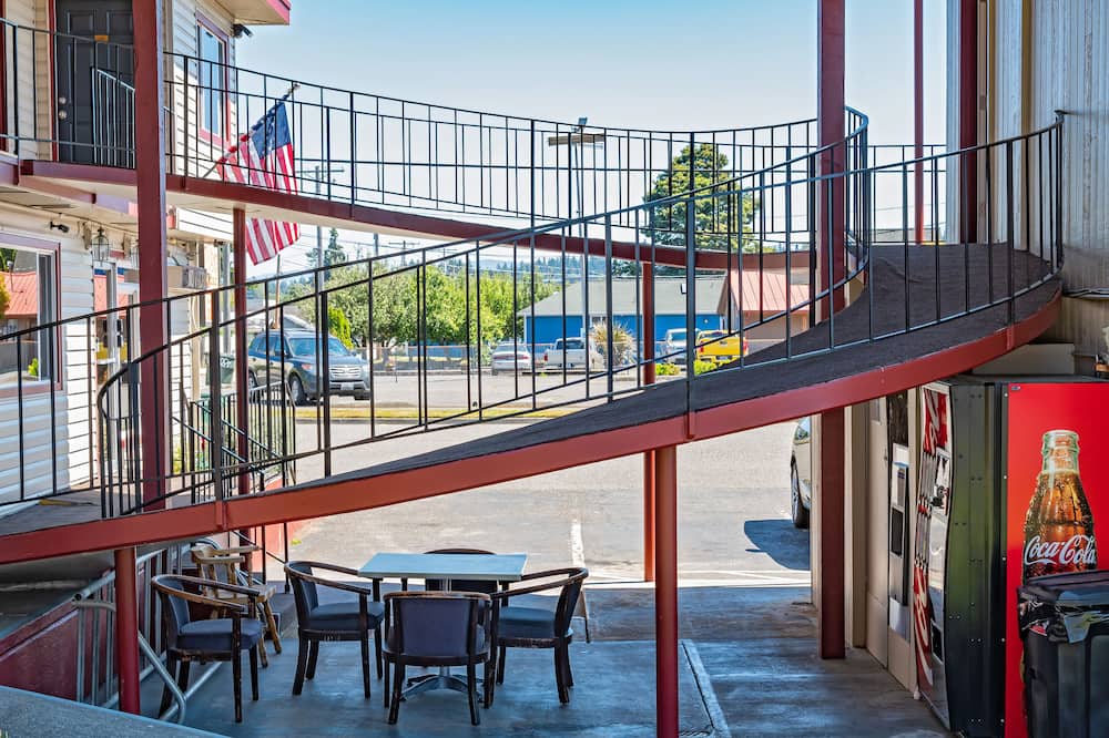 Riviera Inn Motel