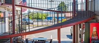 里維耶雷汽車旅館