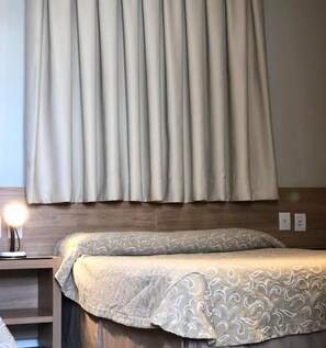 Minibar, desk, iron/ironing board, free WiFi - Real Hotel (Sete Lagoas)