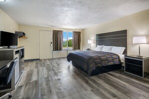 1 bedroom, desk, free WiFi, bed sheets