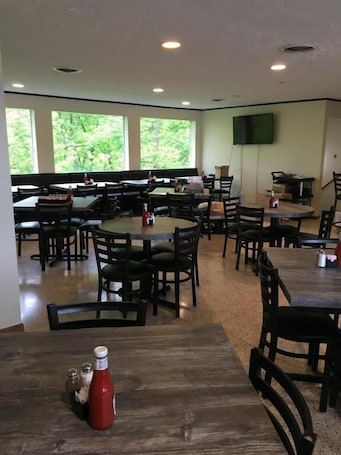 Dining. The North Star Inn