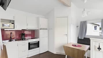Házikó, 3 hálószobával (Excluding Towels, Sheets, Cleaning) | Privát teakonyha | Hűtőszekrény, főzőlap és elektromos vízforraló