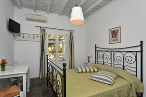 Studio | In-room safe, free cribs/infant beds, free WiFi - Kalypso Studios & Apartments (Paros)