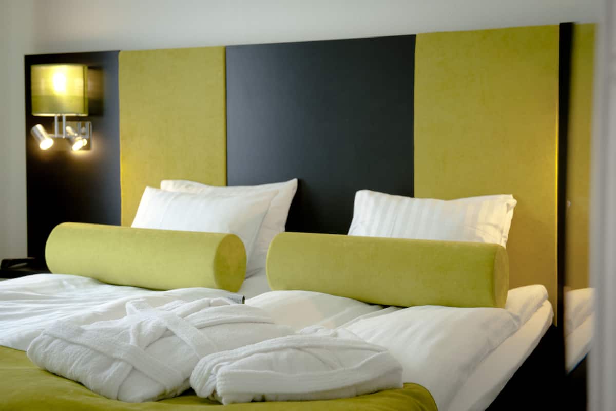 Suite, 1 camera da letto | Una scrivania, tende oscuranti, insonorizzazione, ferro/asse da stiro