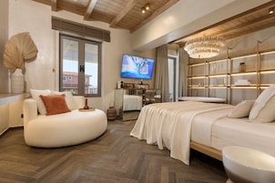 Minibar, caja de seguridad en la habitación y cortinas blackout