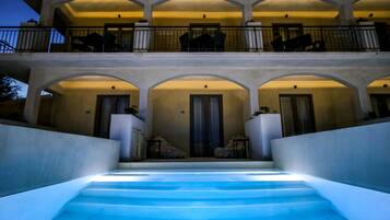 Phòng đôi Premium, hồ bơi riêng | Minibar, két bảo mật tại phòng, màn/rèm cản sáng