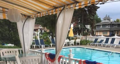 Admiral Motel