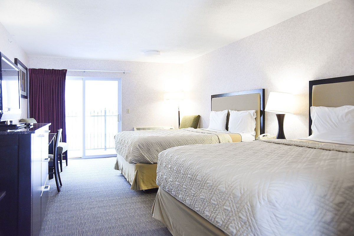 Standard Room, 2 Queen Beds, River View