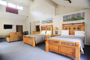 Desk, free WiFi, bed sheets - Argo Inn and Suites (Idaho Springs)