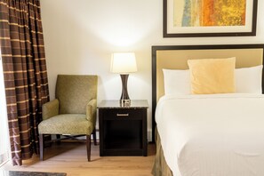 Standard Room, 1 Queen Bed, River View | Desk, WiFi (free), bed sheets - Argo Inn and Suites (Idaho Springs)