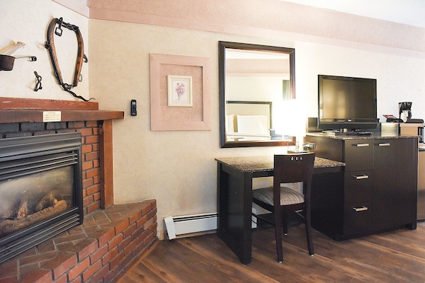 Habitación estándar, 1 cama de matrimonio, vistas al río | Escritorio, wifi gratis, ropa de cama