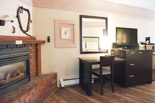 Escritorio, wifi gratis y ropa de cama 