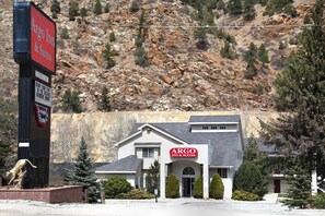 Vista frontal de la propiedad