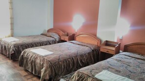 Triple Room | In-room safe, free WiFi