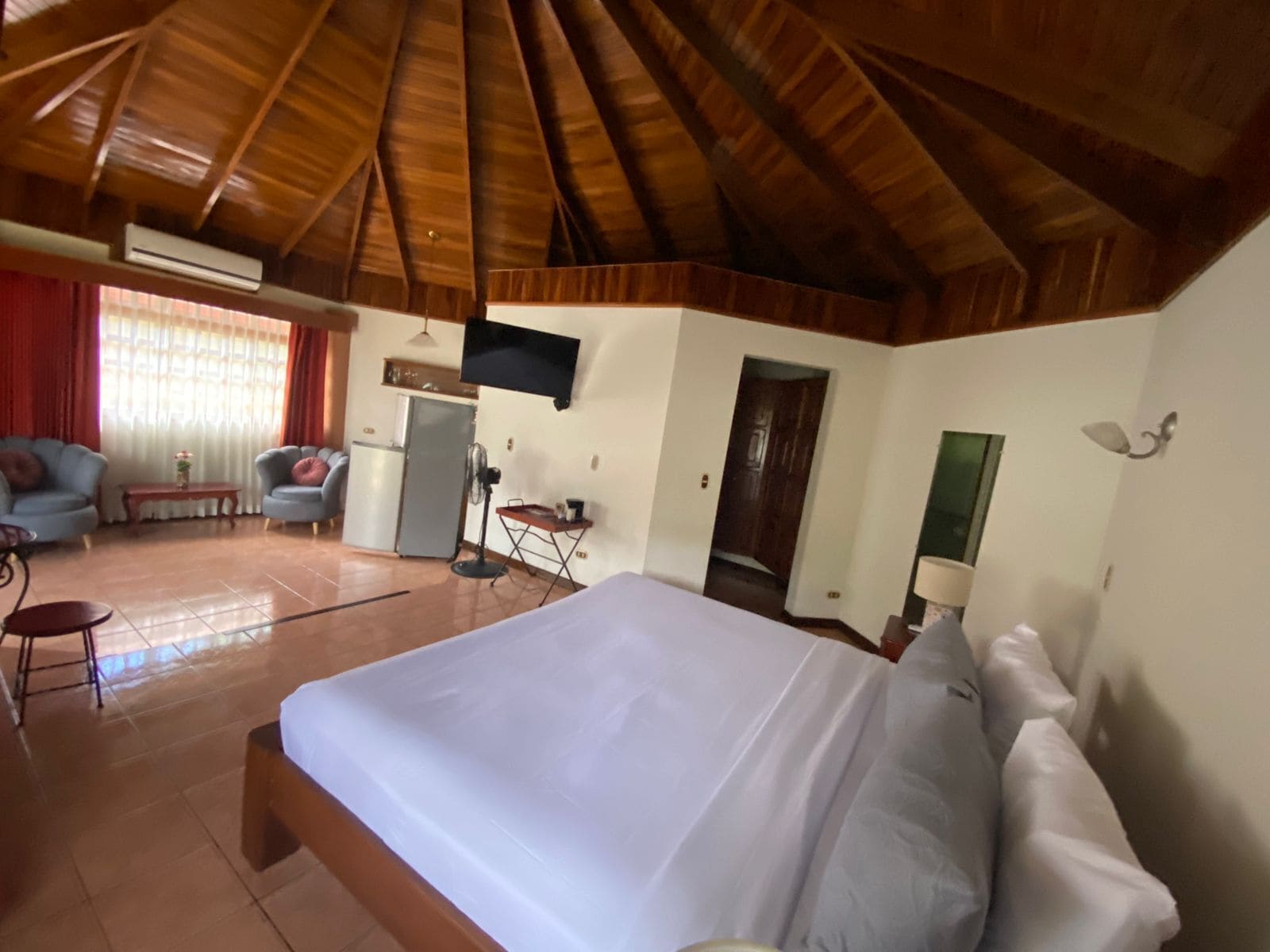 Studio Suite Junior, 1 Tempat Tidur King, dapur | Tirai kedap cahaya, Wi-Fi gratis, dan seprai linen