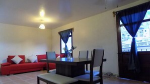 Ảnh chưa phân loại, 3 trong số 18 ảnh, nút