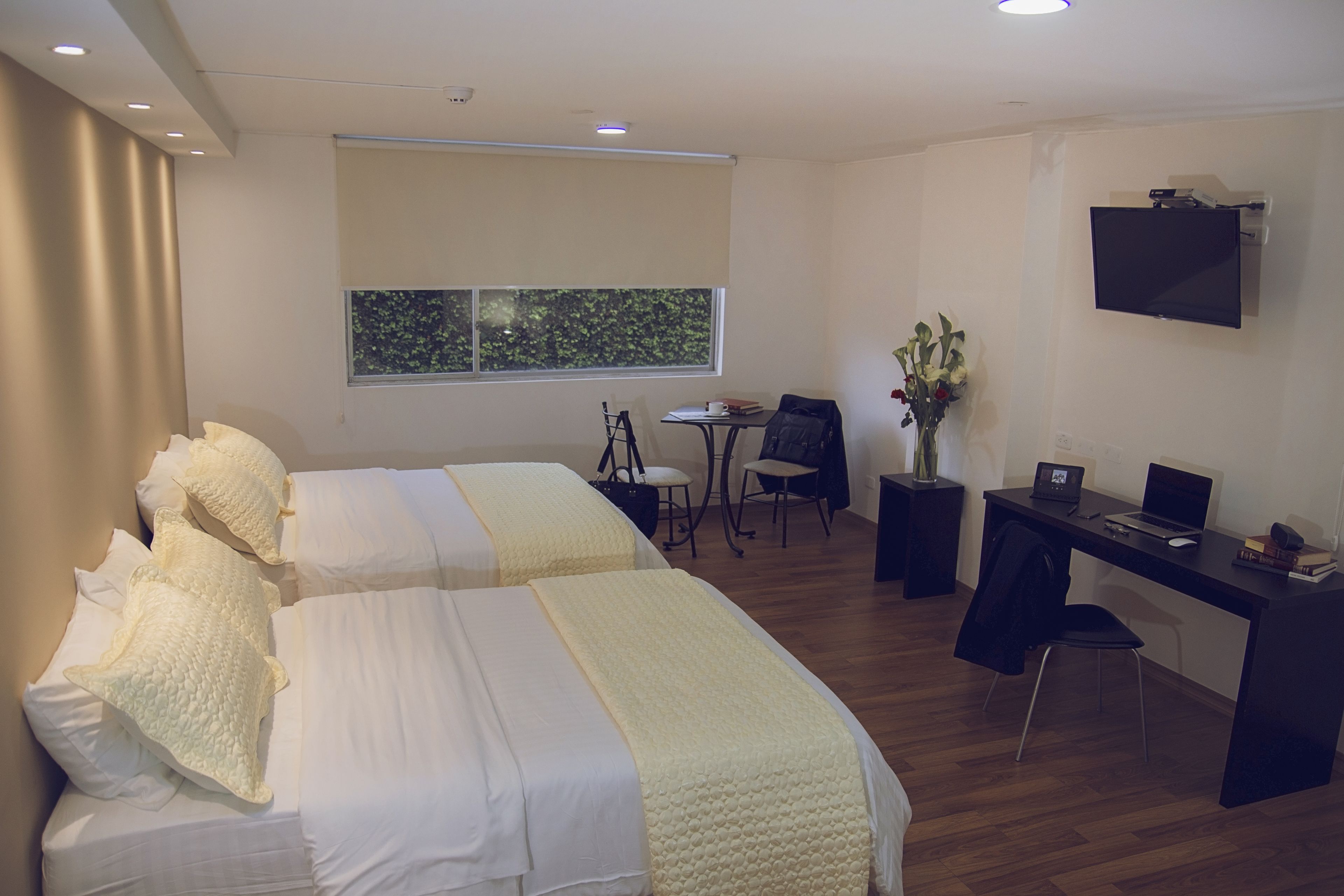 standard double room | 1 bedroom, minibar, in-room safe, desk