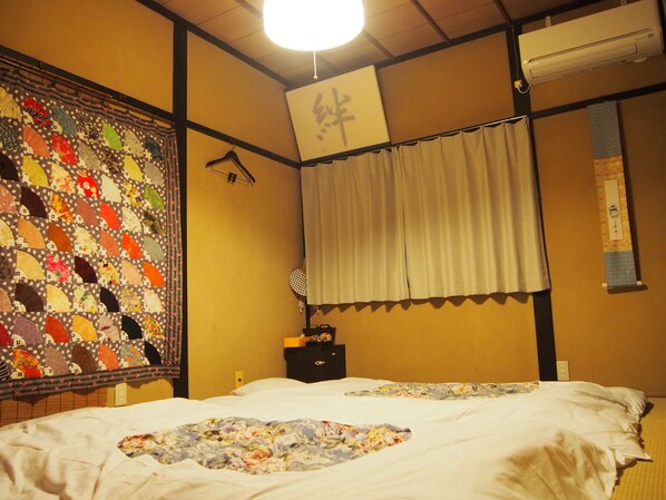 Habitación tradicional, solo para hombres, baño compartido (Japanese Style) | Caja de seguridad en la habitación y wifi gratis 