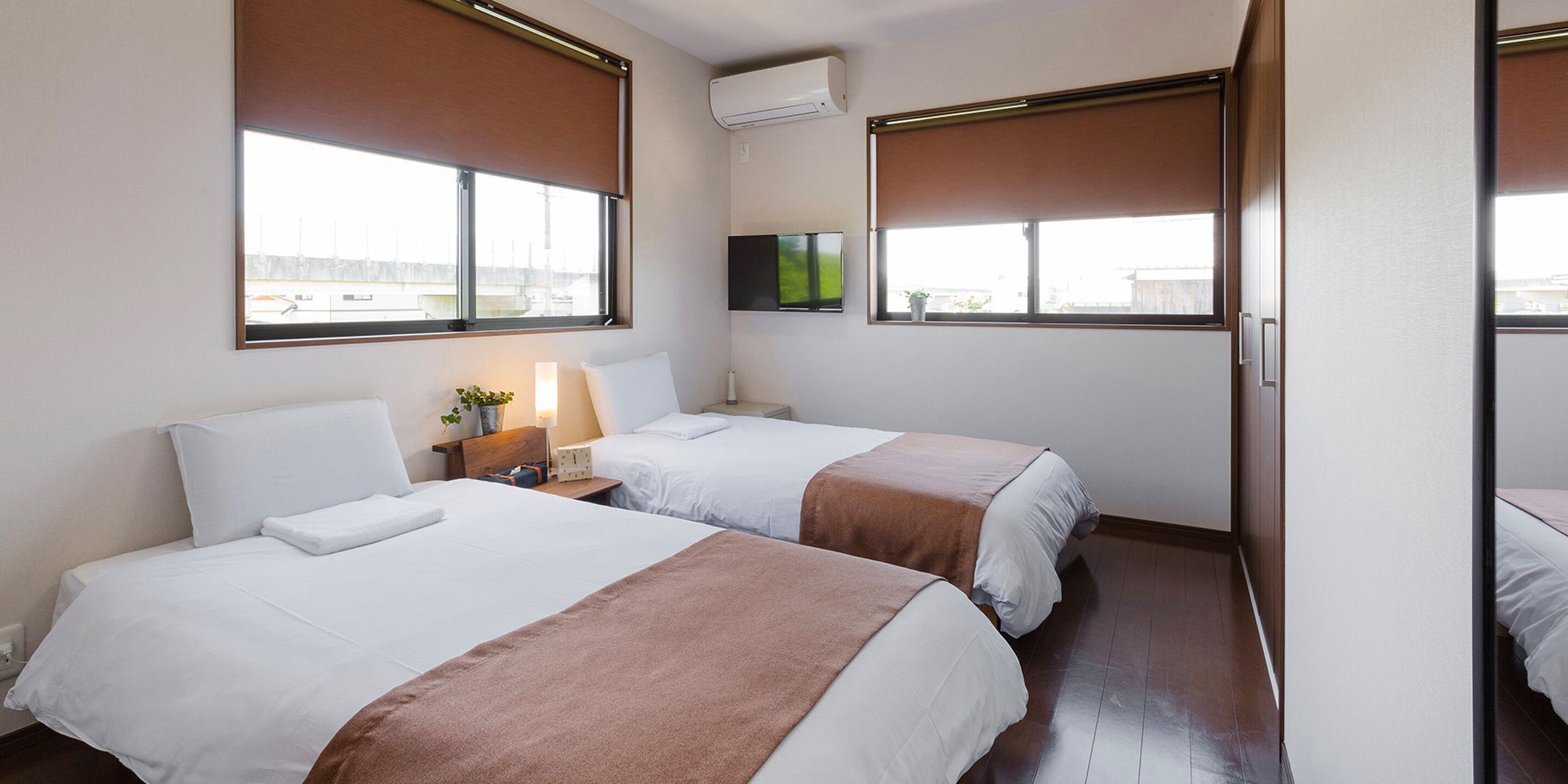 Free WiFi, bed sheets