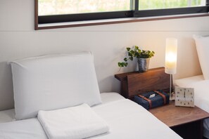 واي فاي مجانًا وملاءات أسرّة