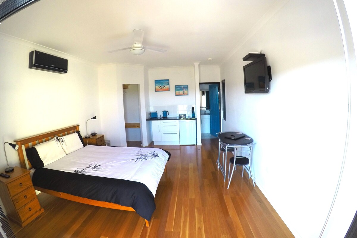 Blue Room with Balcony, Sea View  | Premium bedding, in-room safe, desk, soundproofing