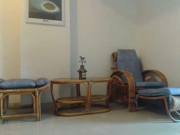 Studio | Huoneen varustelu