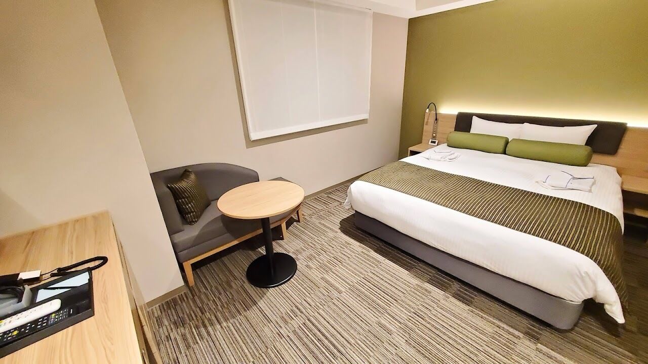 Ropa de cama de alta calidad, escritorio y cortinas blackout 