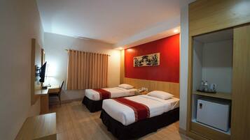 Superior Twin Room | Desk, free WiFi, bed sheets