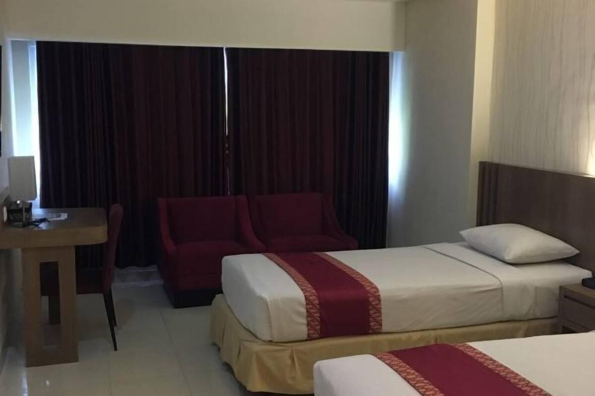 Desk, free WiFi, bed sheets