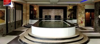 허 호텔 앤드 트레이드 센터 발릭파판