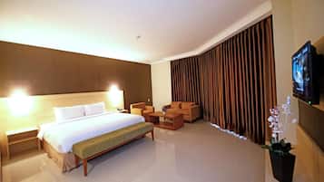 In-room safe, desk, soundproofing, iron/ironing board
